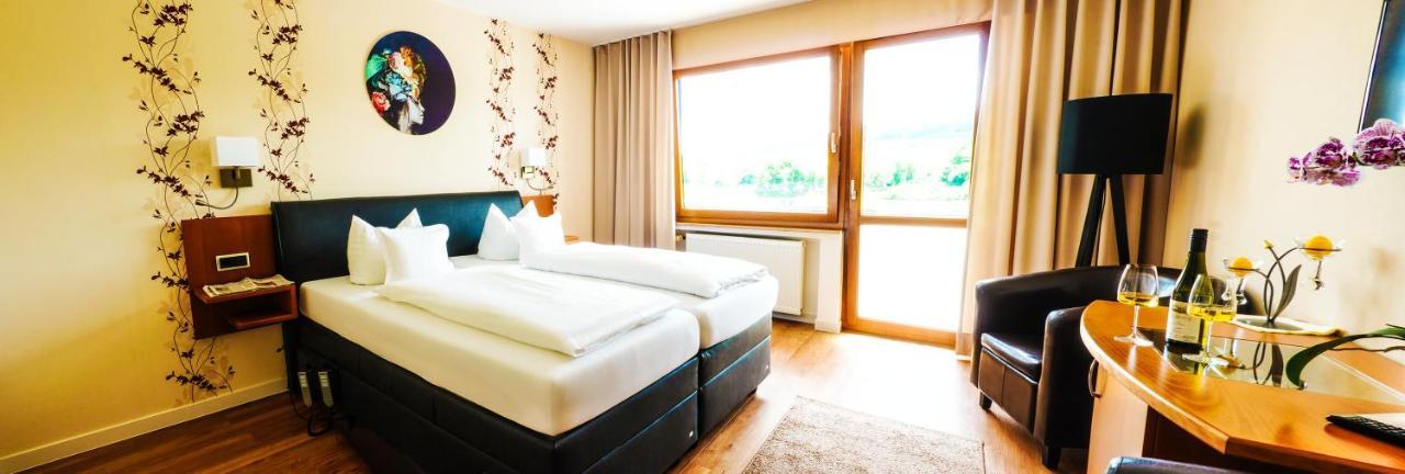 Hotel Zehnthof Ürzig エクステリア 写真