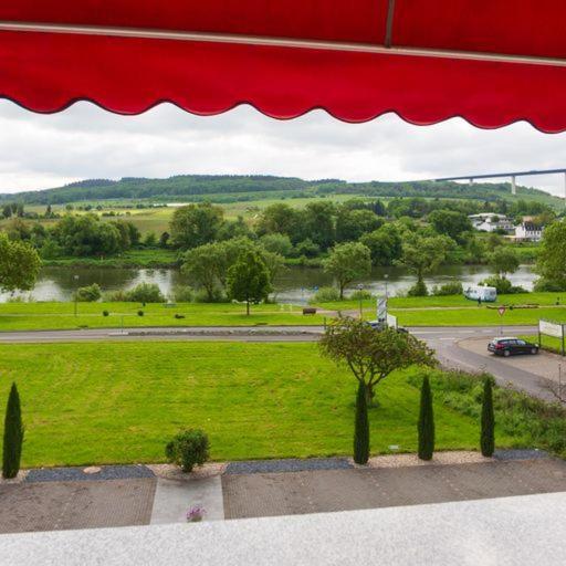 Hotel Zehnthof Ürzig エクステリア 写真