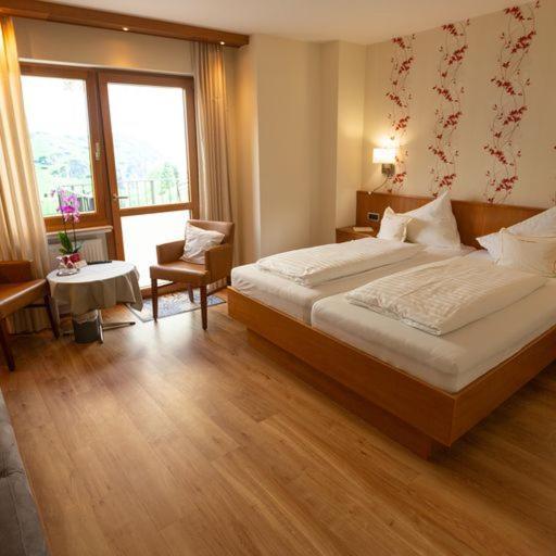 Hotel Zehnthof Ürzig エクステリア 写真