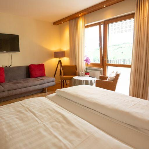 Hotel Zehnthof Ürzig エクステリア 写真