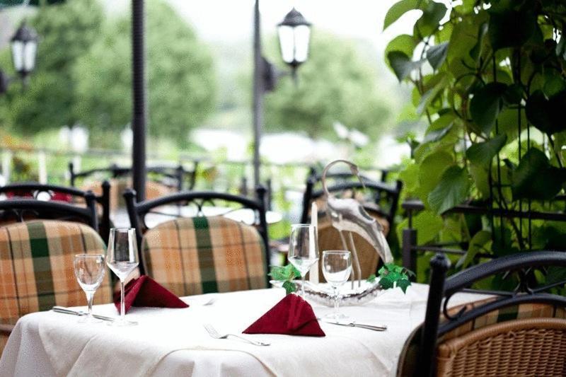 Hotel Zehnthof Ürzig エクステリア 写真